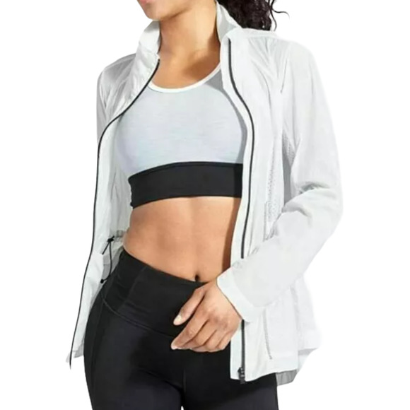 So good I had to share! Check out all the items I'm loving on <a href="/Poshmarkapp/">Poshmark</a> from <a href="/dappernchic/">dappernchic</a> #poshmark #fashion #style #shopmycloset #michaelkorscollection #variety #athleta: posh.mk/amdefl3lftb