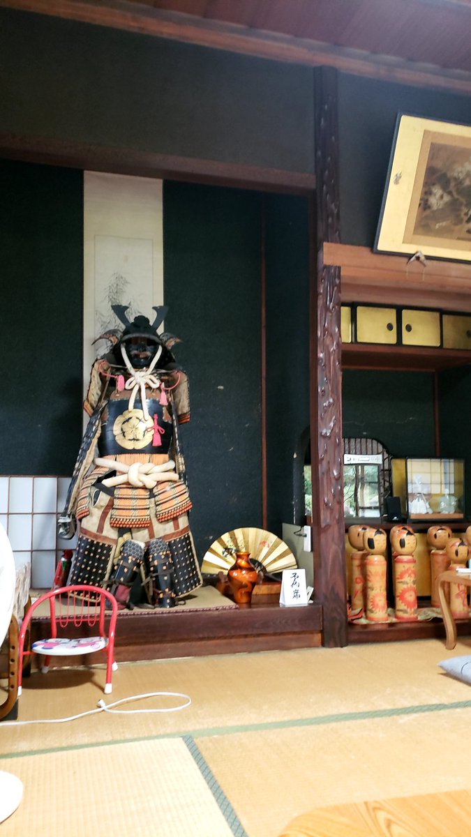 鳴子の湧き水無くなったからまた汲みがてら昼飯と温泉入りにきたった。たかはし亭ってとこ入ってみたら芸能人めっちゃ来るとこだった 