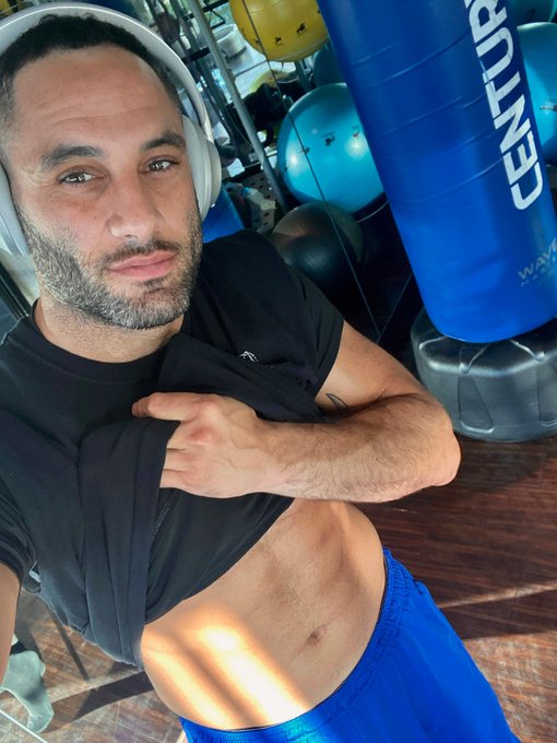 Need a washboard for your panties? 😈 https://t.co/sAP2mt9gBf