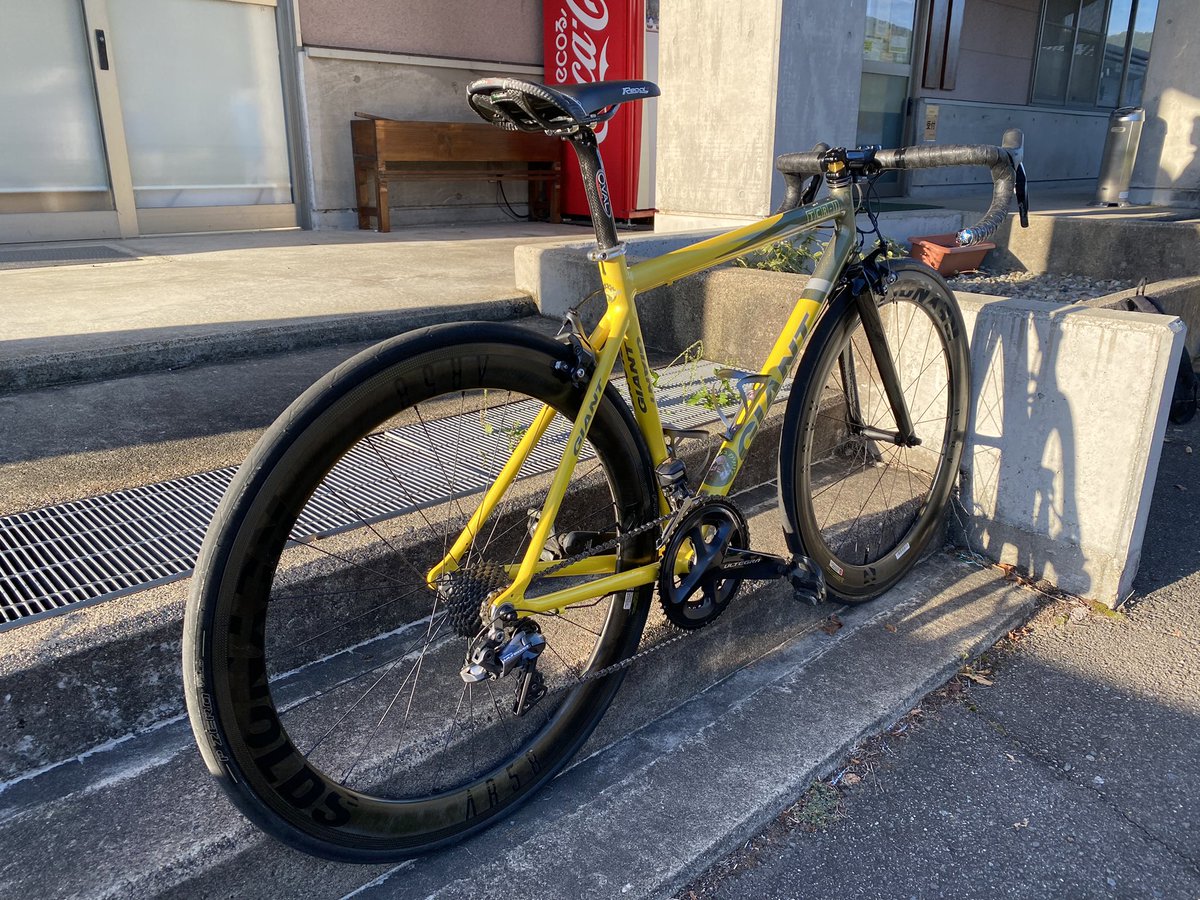 ch505810381's tweet photo. ロードバイク界初スローピングフレームの美しさ🥺 https://t.co/b3oQbjU63b