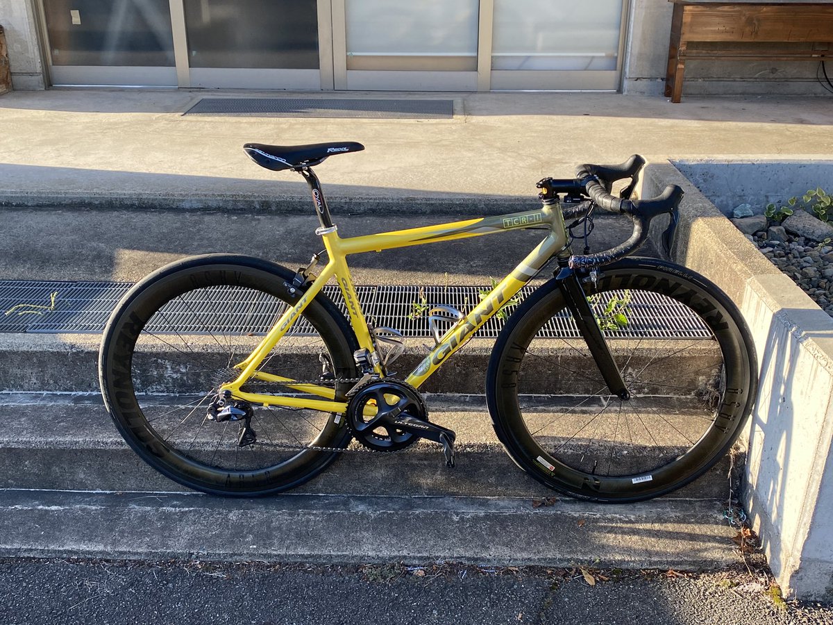 ch505810381's tweet photo. ロードバイク界初スローピングフレームの美しさ🥺 https://t.co/b3oQbjU63b
