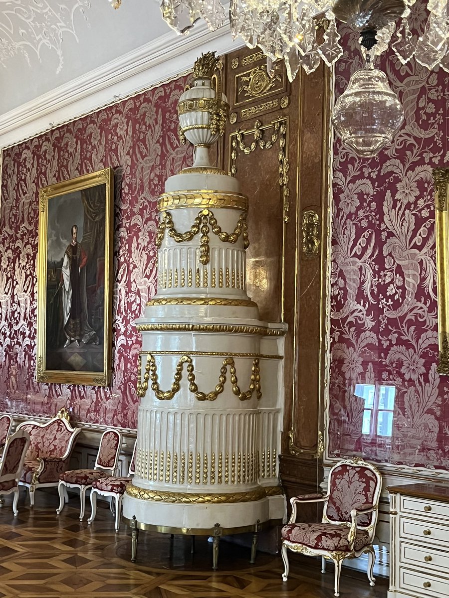 karins42's tweet image. I am hooked: classicist stoves at #DomQuartier #Salzburg