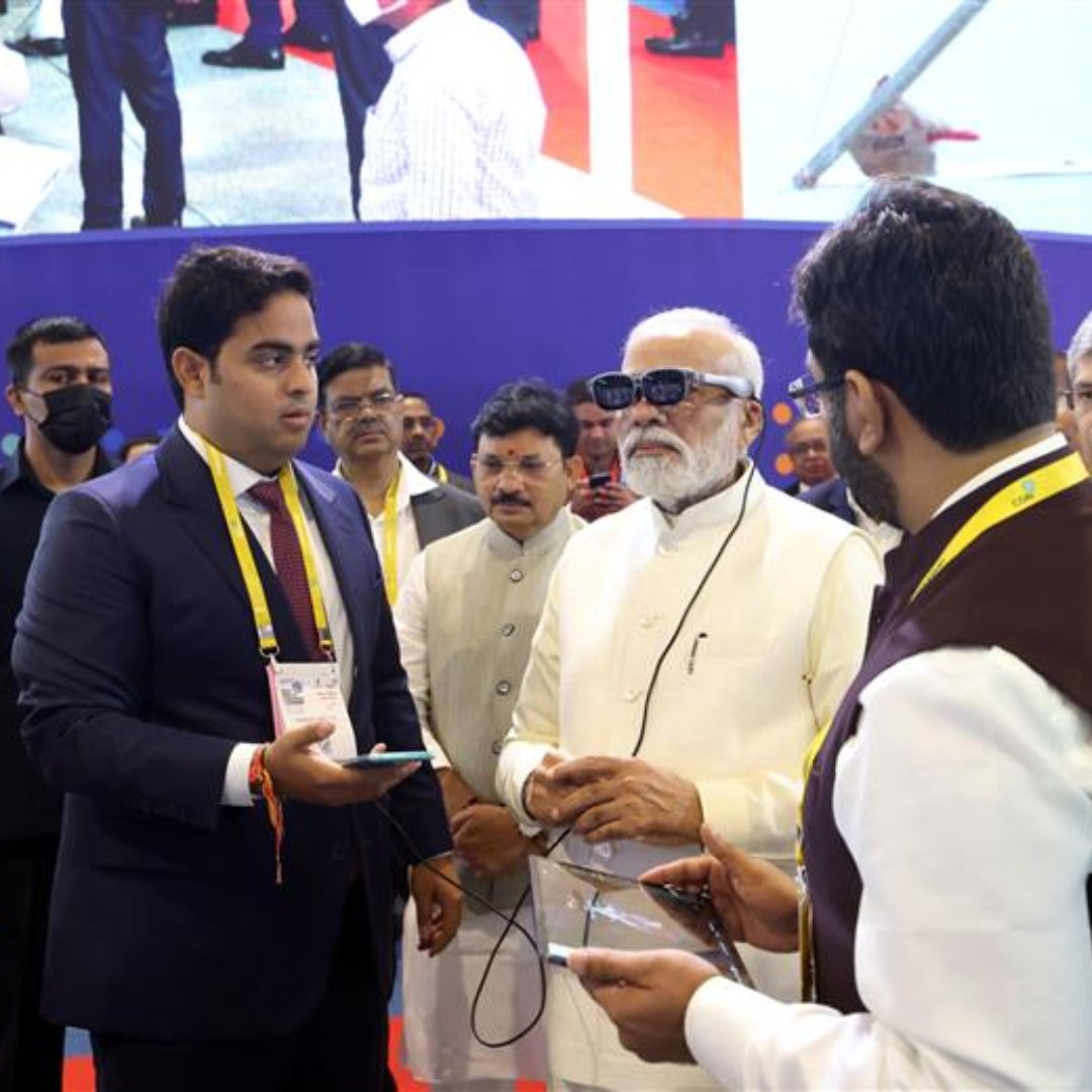 Trending_Today_'s tweet photo. PM visits the exhibition at the 6th edition of India Mobile Congress, in New Delhi
#primeministerofindia #primeministermodi #exhibition #indiamobilecongress #newdelhi #narendramodi https://t.co/oonMCnWulq