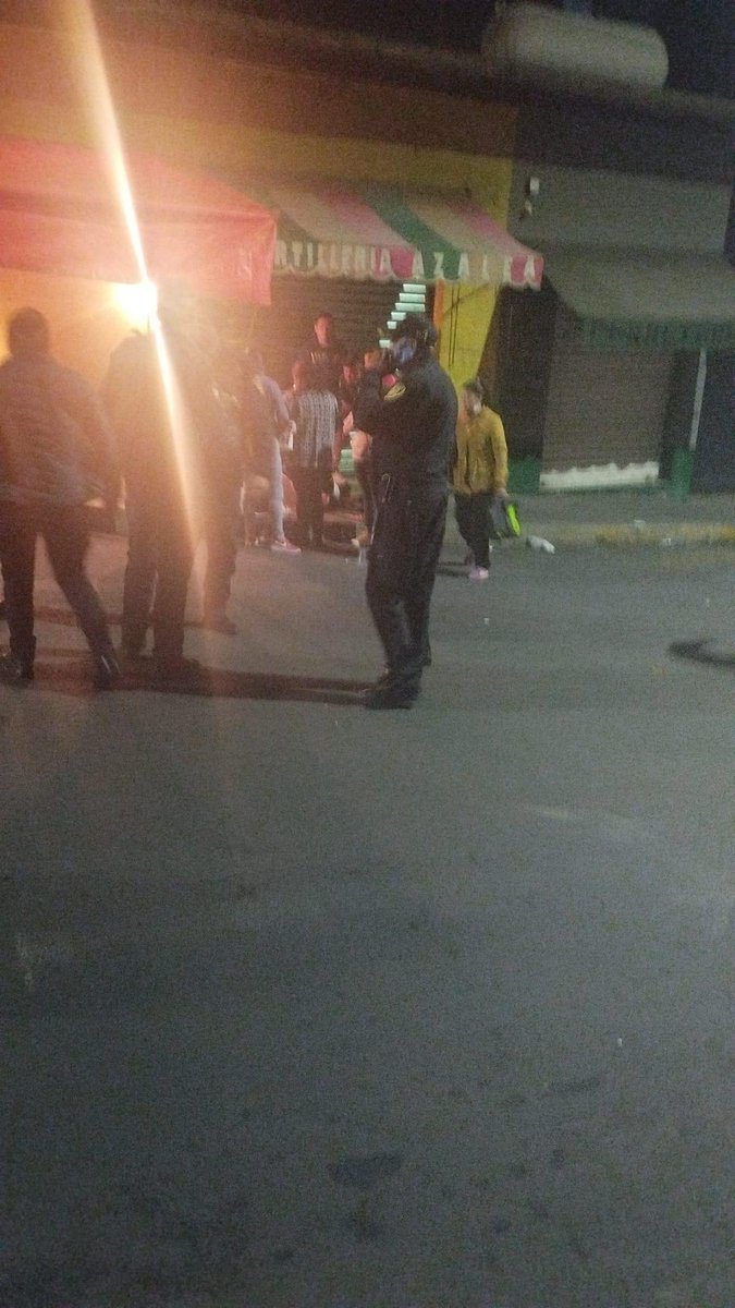 Pilocopollo's tweet photo. @TlalpanVecinos se escuchan detonaciones y al parecer hubo fallecido  Ojo de Agua y esquina Azalia ! https://t.co/7m6TK2BccR
