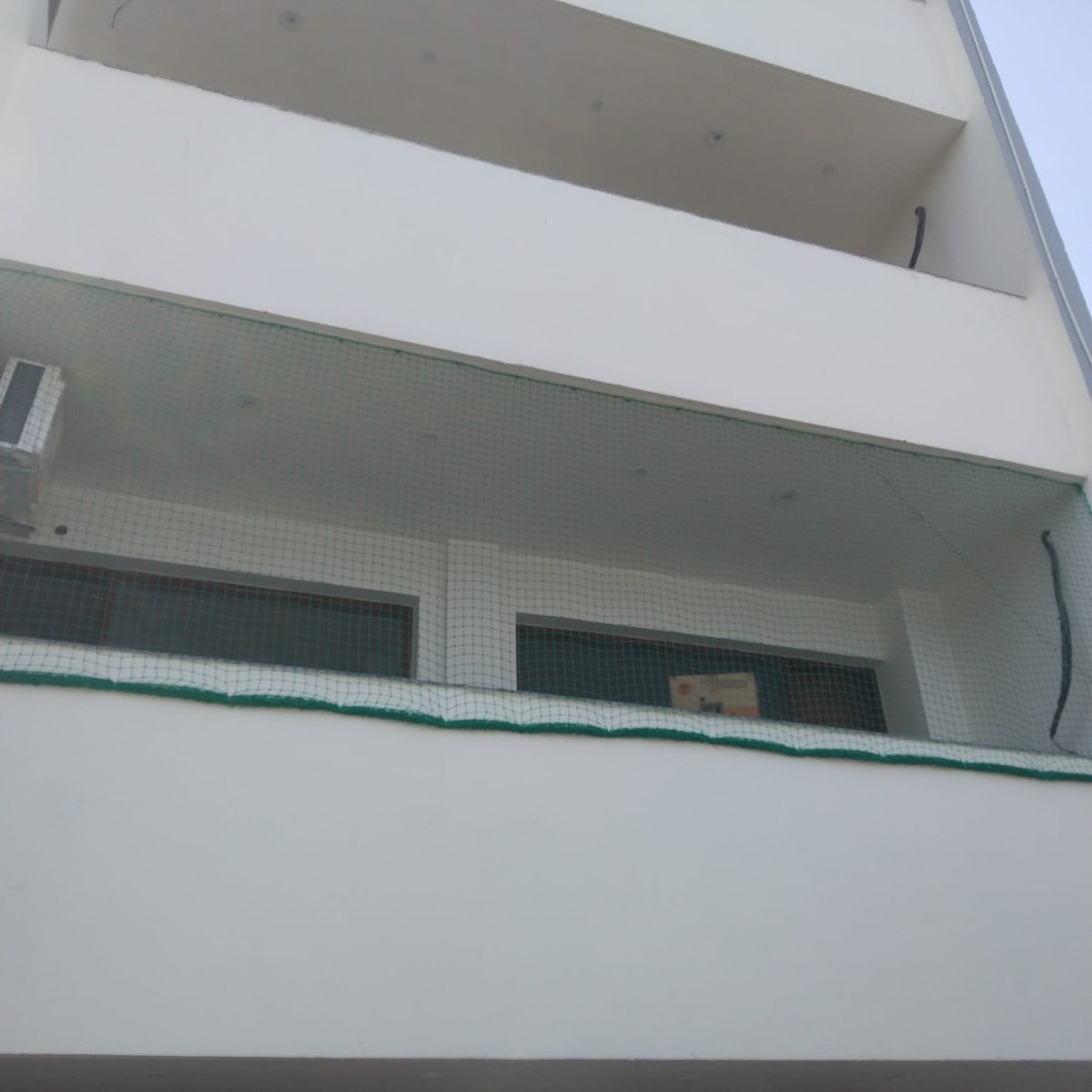 OfficeAVGlobal's tweet image. Monkey's entry inside home premises can be a serious concern for kids safety. Heavy quality monkey protection net installation is done to restrict monkey and cats entry.
#monkeyprotectionnet
#catprotectionnet
#nylonbirdnet
#heavyquality
#transpaerentbirdnet