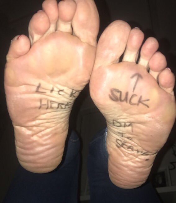 nagyandras355's tweet photo. Dream soles @KissMyStarz666 #soleslick #wrinkledsoles #toeslick https://t.co/6mI39va2oq