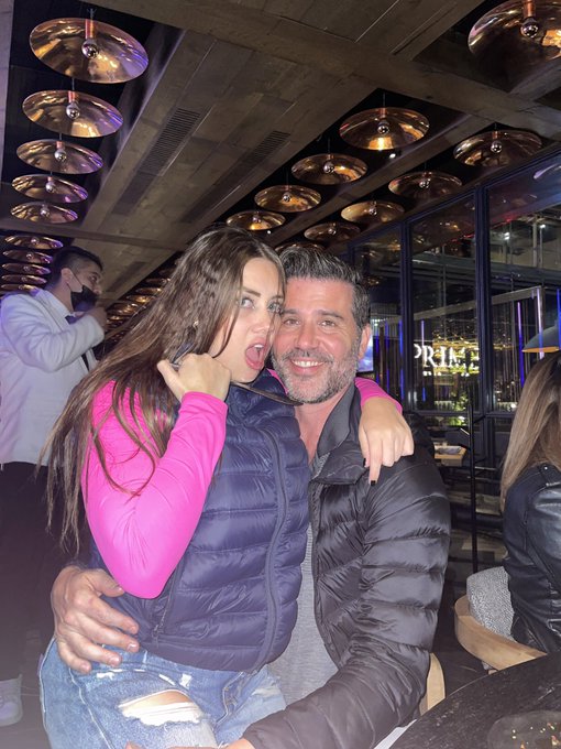 Apuesto, famoso y millonario 😏💕 @elopodcast_ 😘 https://t.co/CrcGjtlS8l<a class="tags" href="/tag/elopodcast_">@elopodcast_</a>