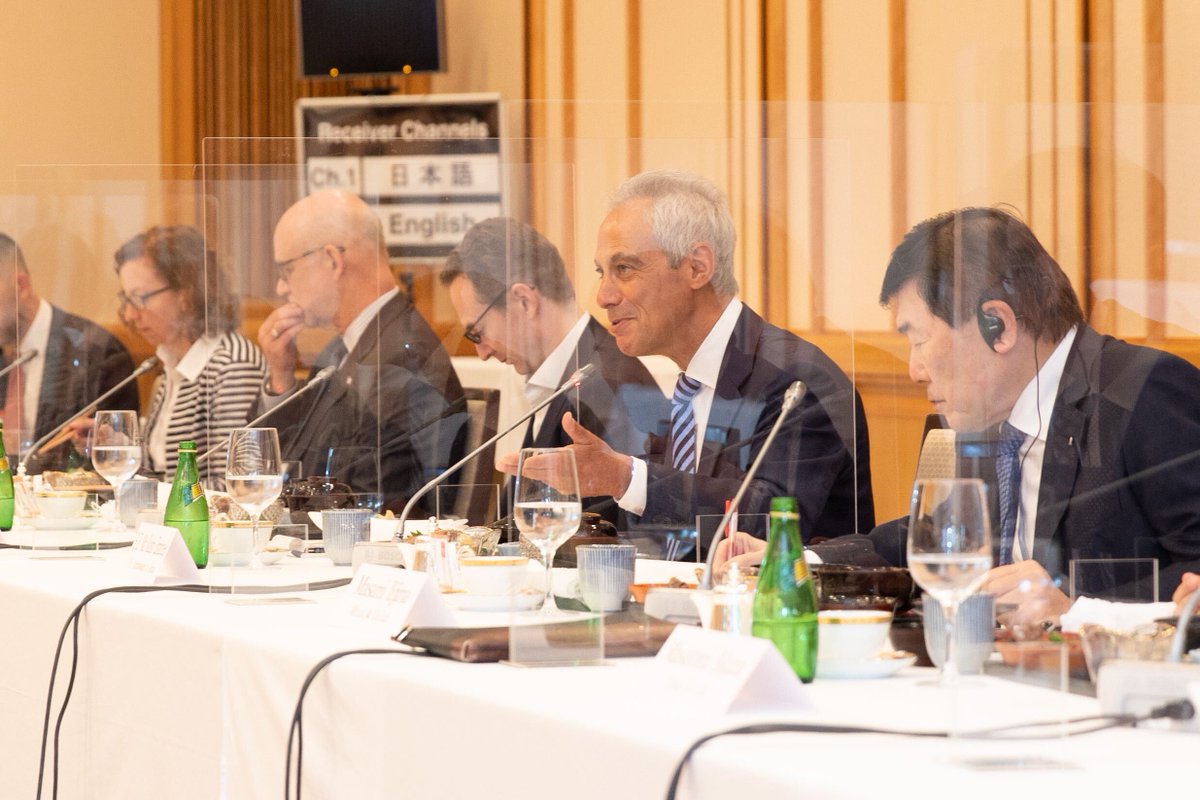 143057 アマゾンのロゴ