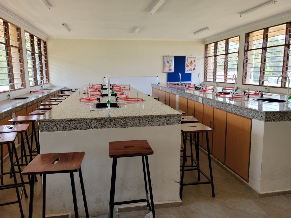 CanadaTanzania's tweet image. It was great to be back at Mpuguso Teachers’ College last week with #MoEST to see how together we have:
🖍️Improved the quality of learning and teaching 
 🧪Increased access to #STEM
🏫Supported infrastructure
 
#UTC #TESP #SDG4