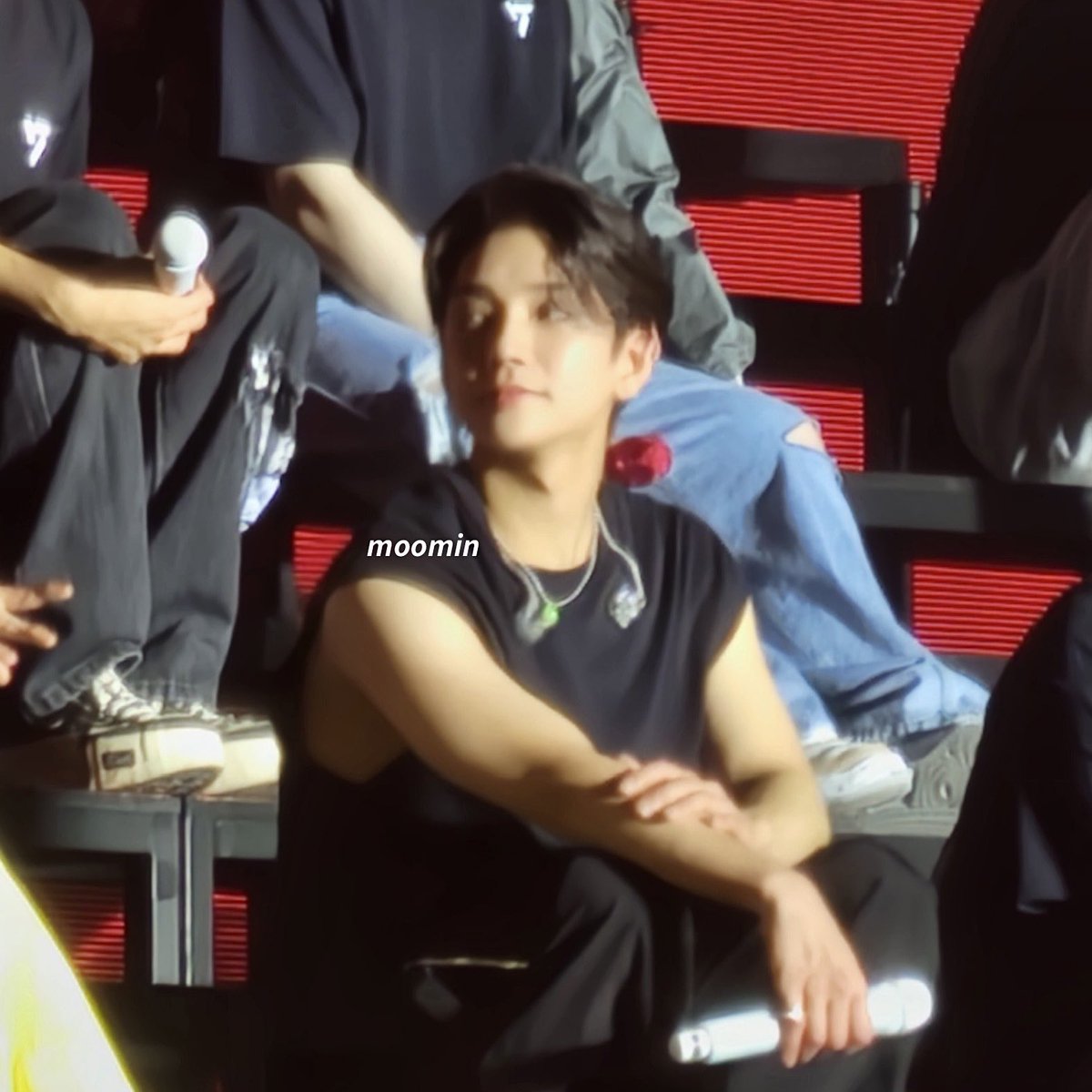 รูปนี้พ่อน่ารักมาก แต่ไม่ได้กดโฟกัส ㅜ.ㅜ