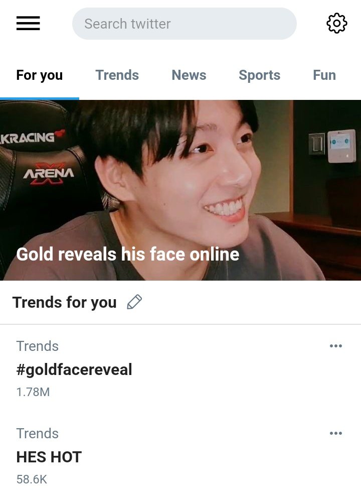 jkyoongs's tweet photo. bts au in which professional gamer jungkook does a face reveal. six particular men react and shoot their shot. https://t.co/3V3UsOWKLC