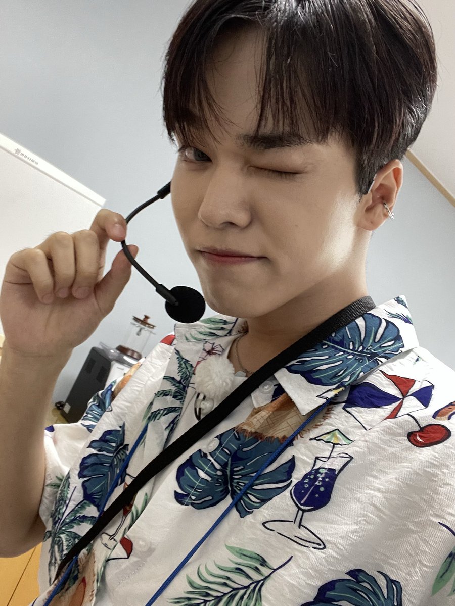 ONF_offcl's tweet photo. [🎥] [JO1의 HELL?O 투어] Ep.4 (Full Ver.)
(https://t.co/tZSdQGSYLL)

MC까지 섭렵한 우리 콩자반 만나러 가요❣️

#온앤오프 #ONF #유 #U https://t.co/htNrW7NTN4