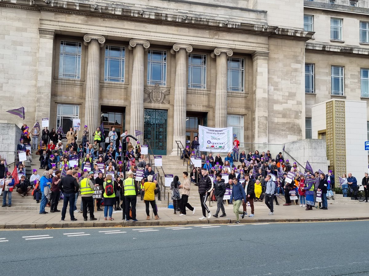 UoLUnison's tweet photo. Epic Rally. #wereworthmore #uolstrike #beckettstrike #EnoughIsEnough https://t.co/oH7ShuvnLv