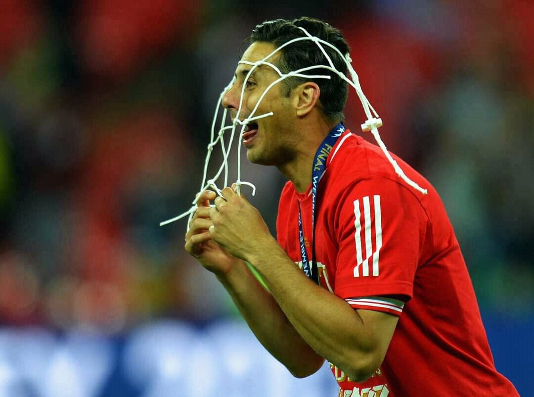  Happy birthday, Claudio Pizarro!  Your favourite Peruvian hero?  