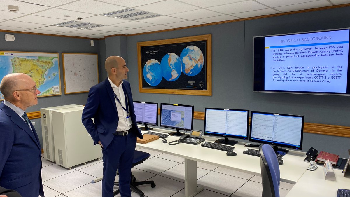 IGNSpain's tweet photo. 📷Visita de esta mañana de @_RobFloyd, secretario ejecutivo de la #OTPCE, junto a Juan Vicente Cantavella director de Red Sísmica Nacional de #IGNSpain al Centro sismológico de Sonseca
@mitmagob @CTBTO #TPCE #NuclearTests #NDC22 https://t.co/fgoCBszmlF