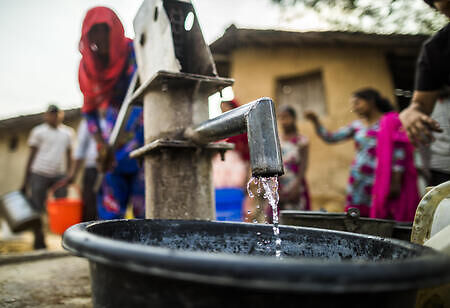 CEO__Insights's tweet photo. Brawls over water are common in most parts of India.
By Keerthana Kantharaj , content writer #CEOInsightsIndia
Read more: https://t.co/GWMeGe1E17
#Water #HydrologyProject #NationalProject #GroundwaterResources #Governmental #Monsoon #Floods #Sustainable #AquiferManagement https://t.co/RtryOr5sXi