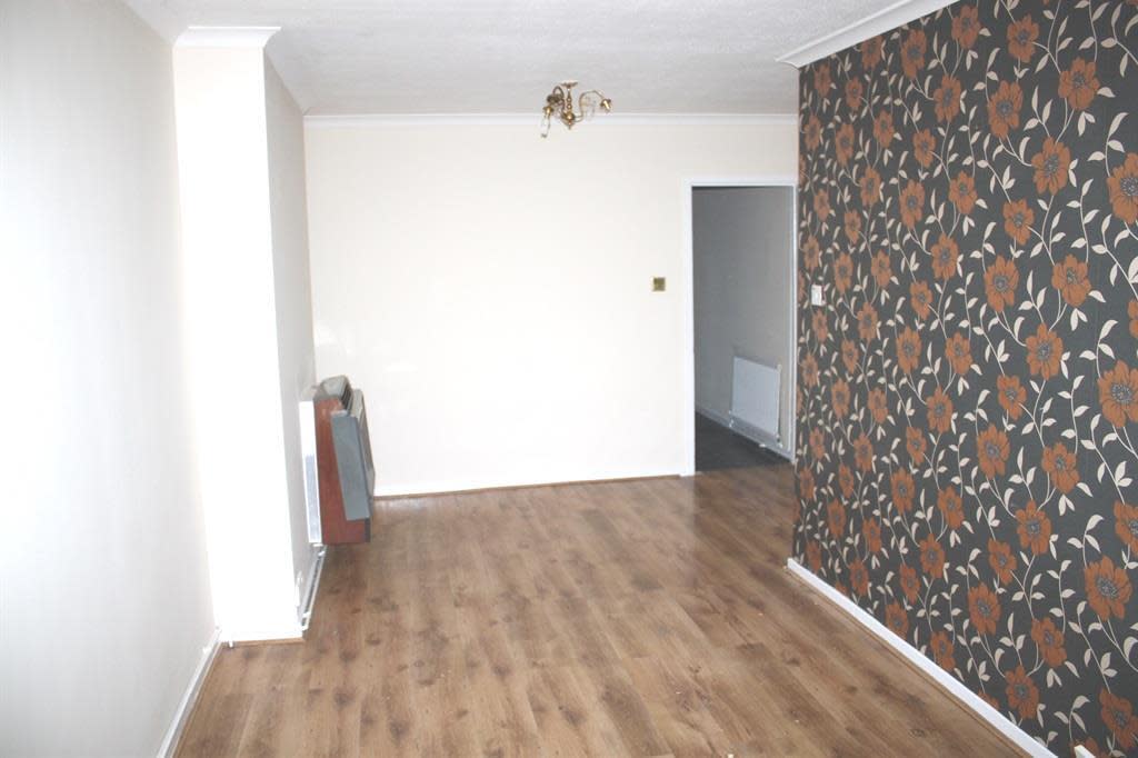 Peter Alan on Twitter "Hillrise Park, Clydach, Swansea This property