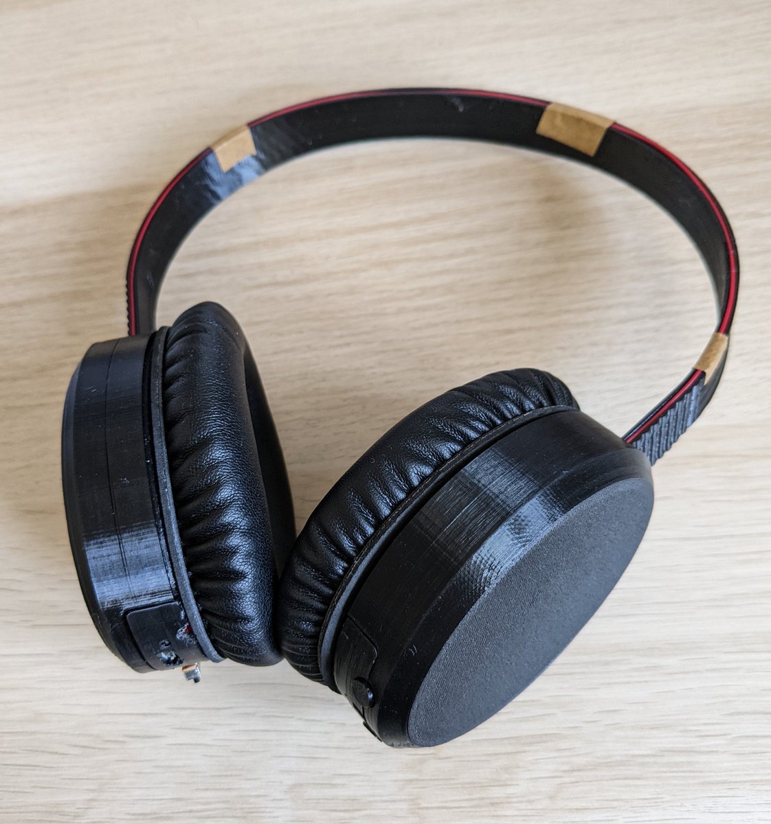 stetro's tweet photo. Finally finished my DIY Bluetooth headphones with some spare parts, 3D printing and a Bluetooth controller. Thanks to https://t.co/stSJffVi8X https://t.co/GEXGojbKq5