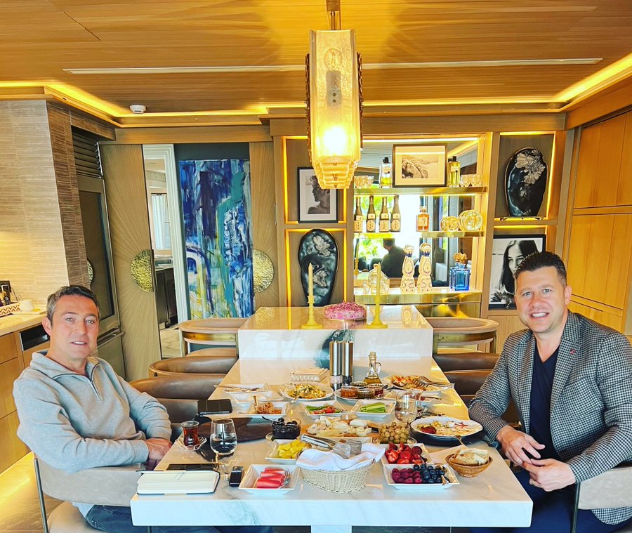 Eşref G (@blackpage_g) on Twitter photo Kırklarelispor Başkanı Volkan Can TFF yönetiminde. TFF seçimlerinden 3 hafta önce Ali Koç'un evinde kahvaltı yapmıştı. İlginç tesadüfler hep. Kırklarelispor Başkanı Volkan Can TFF yönetiminde. TFF seçimlerinden 3 hafta önce Ali Koç'un evinde kahvaltı yapmıştı. İlginç tesadüfler hep.