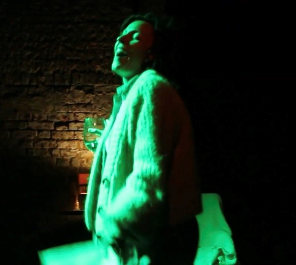 Due this week!

A darkly comic monologue about the challenges of pregnancy and first time motherhood.

For any parent who’s ever wondered if they’re doing it right.

kingsheadtheatre.com/whats-on/how-t…