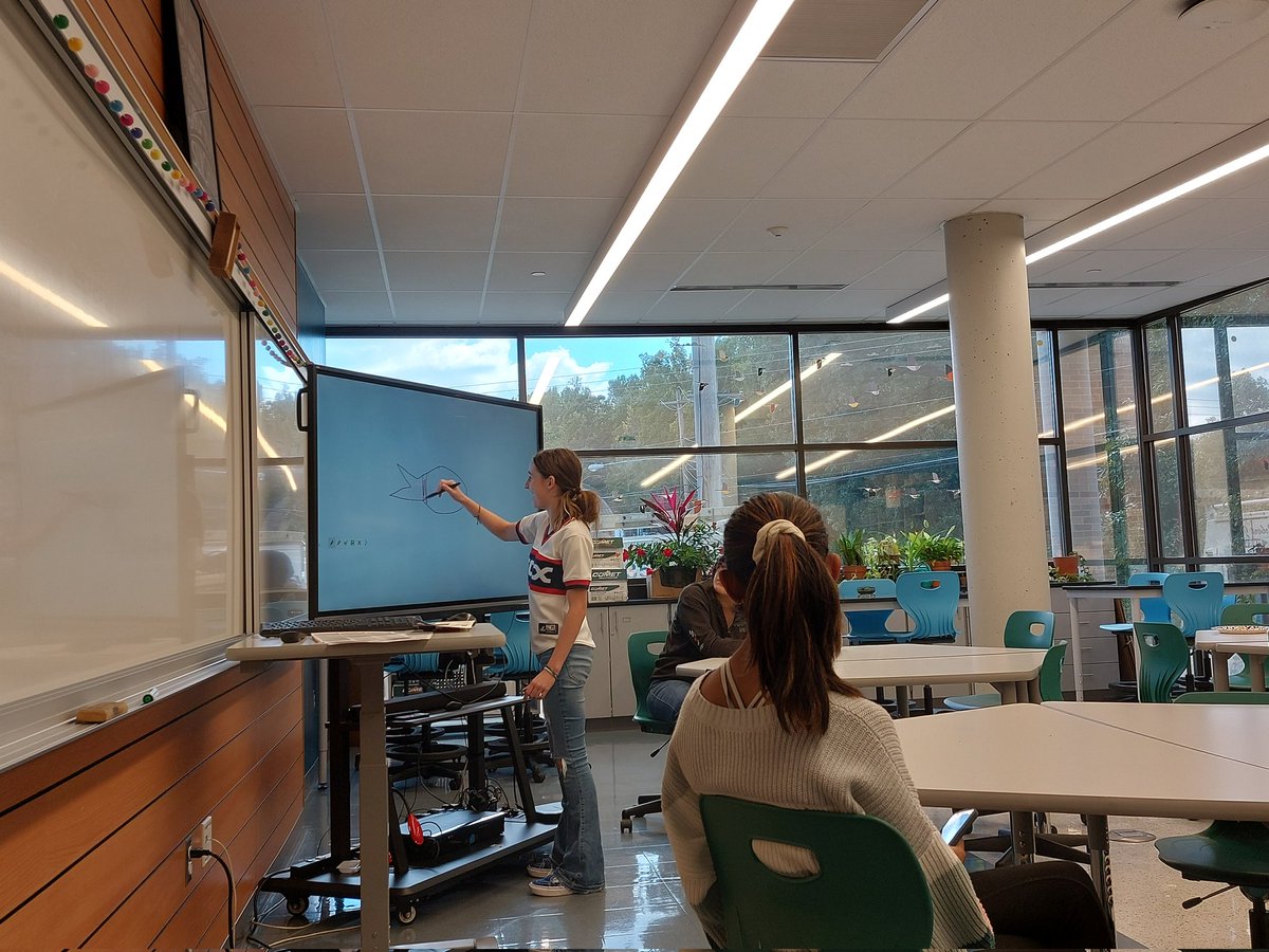 AvesBioClub's tweet photo. We choose our new officers last Thursday! They are Daniel K (Treasurer), Kasey W (Secretary), and Nikki P (Fundraising)! Thank you to everyone who ran for the positions and to everyone who voted. We also had lots of fun playing Pictionary afterward! https://t.co/txrcloJQwy