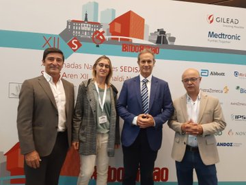 Area6VegaMedia's tweet photo. Reconocimiento #CANOHA a la estrategia NO HACER en las Jornadas #JNS22 de @SEDISA_NET. 
Presentada por nuestra radióloga @AnaMorenoPasto1: "Eliminación de ayunas previas a TC o RMN con contraste intravenoso + cambio de contraste iodado oral por agua" 
Enhorabuena, @serammeA6SALUD https://t.co/3z0mWeSpkY