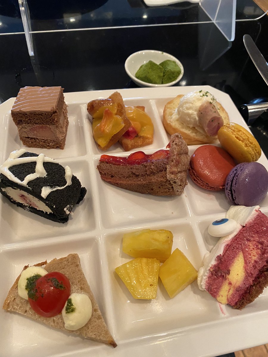 グランヴィアにて、新規の子と顔合わせのハロウィンスイーツバイキング

初対面不安やろからと、1年続く馴染みの子を連れて3人で🥺