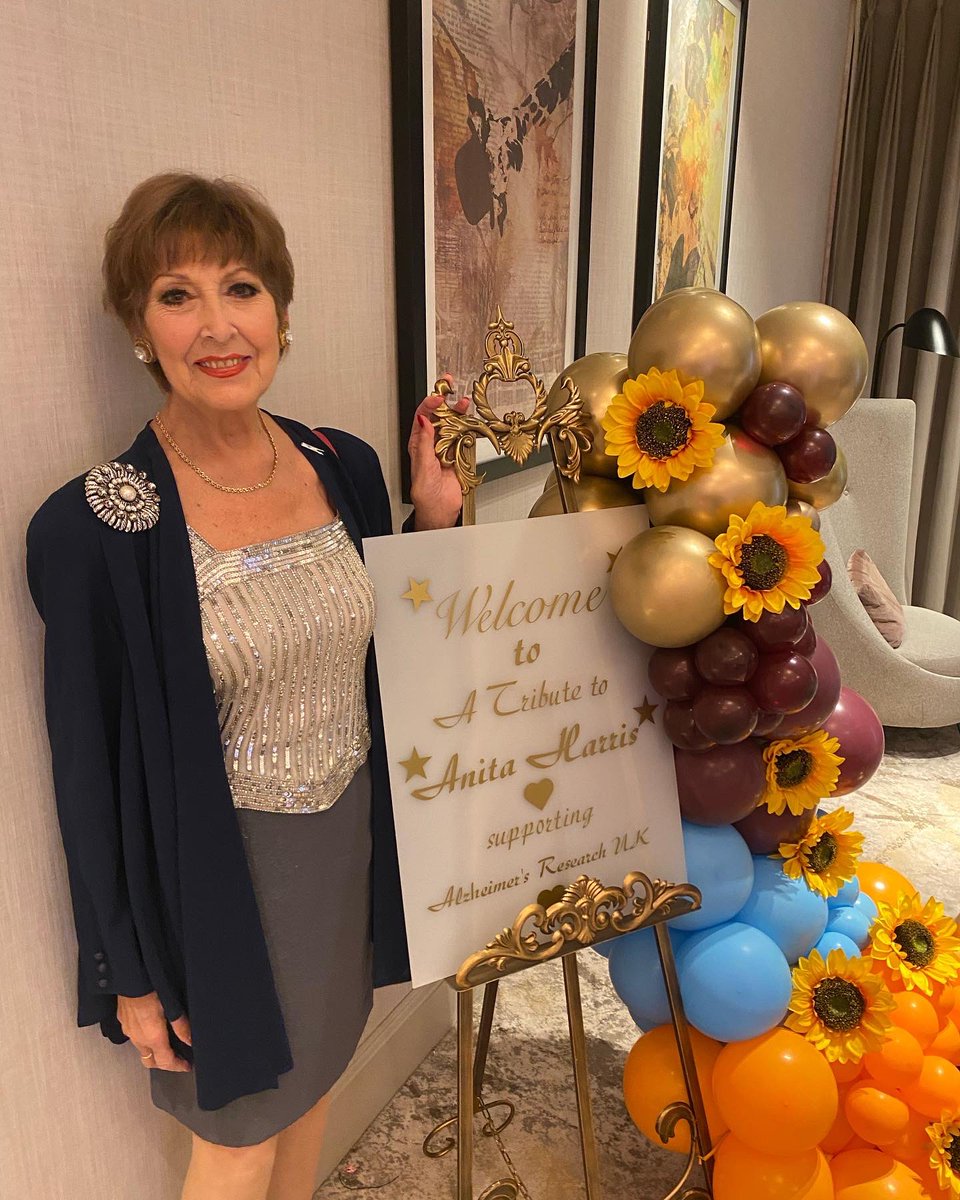 jojo 🦋 Joanna Hudson-Fox tweet media