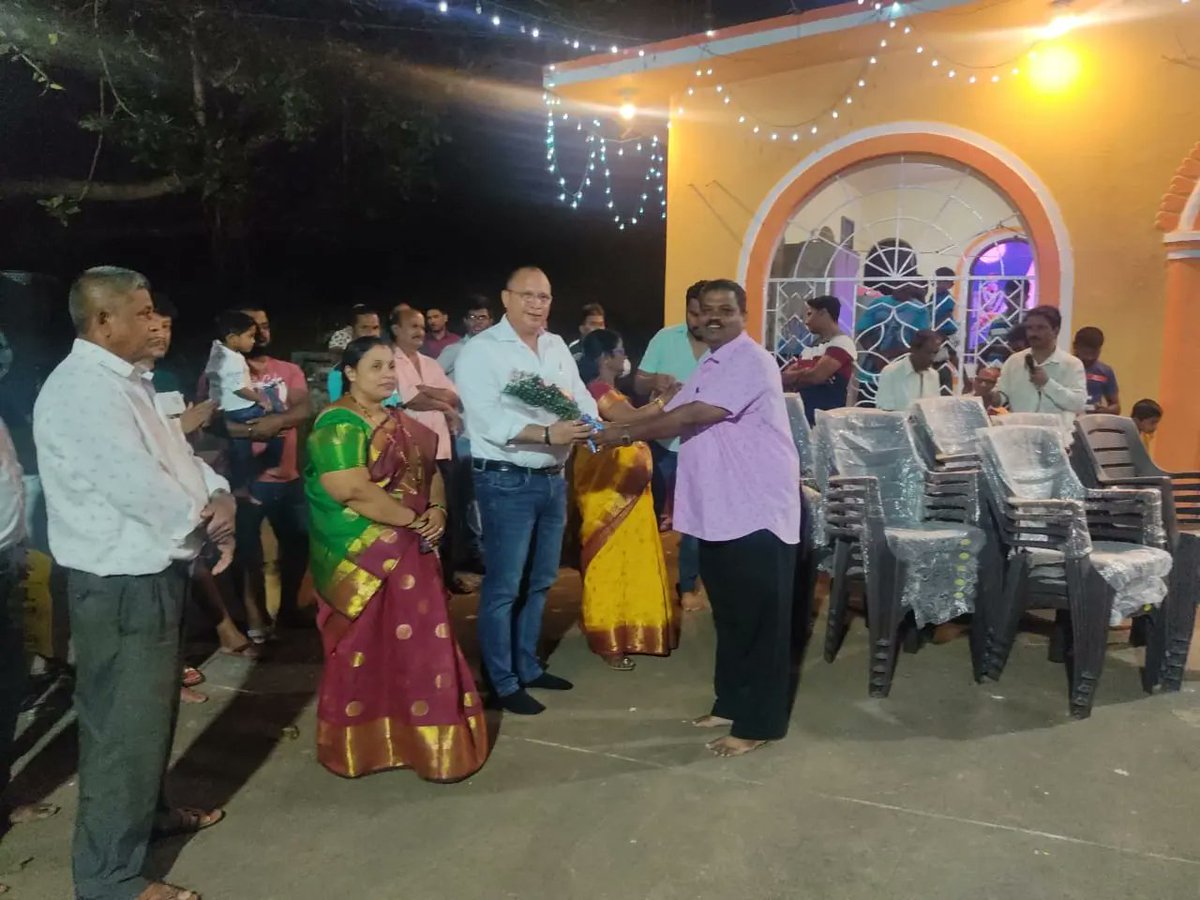 GlennTiclo's tweet photo. Participated in the #Navratri Celebrations at Panch Pandavas Temple, #Ucassaim, along with #Aldona ZP Manisha Naik, Panch Members Anand Gadekar, Deepali Haldankar and Others.

#Navratri2022 #NavratriCelebrations #GlennTiclo #BJP #BJP4Goa #Goa #India https://t.co/grHwvNpLQm