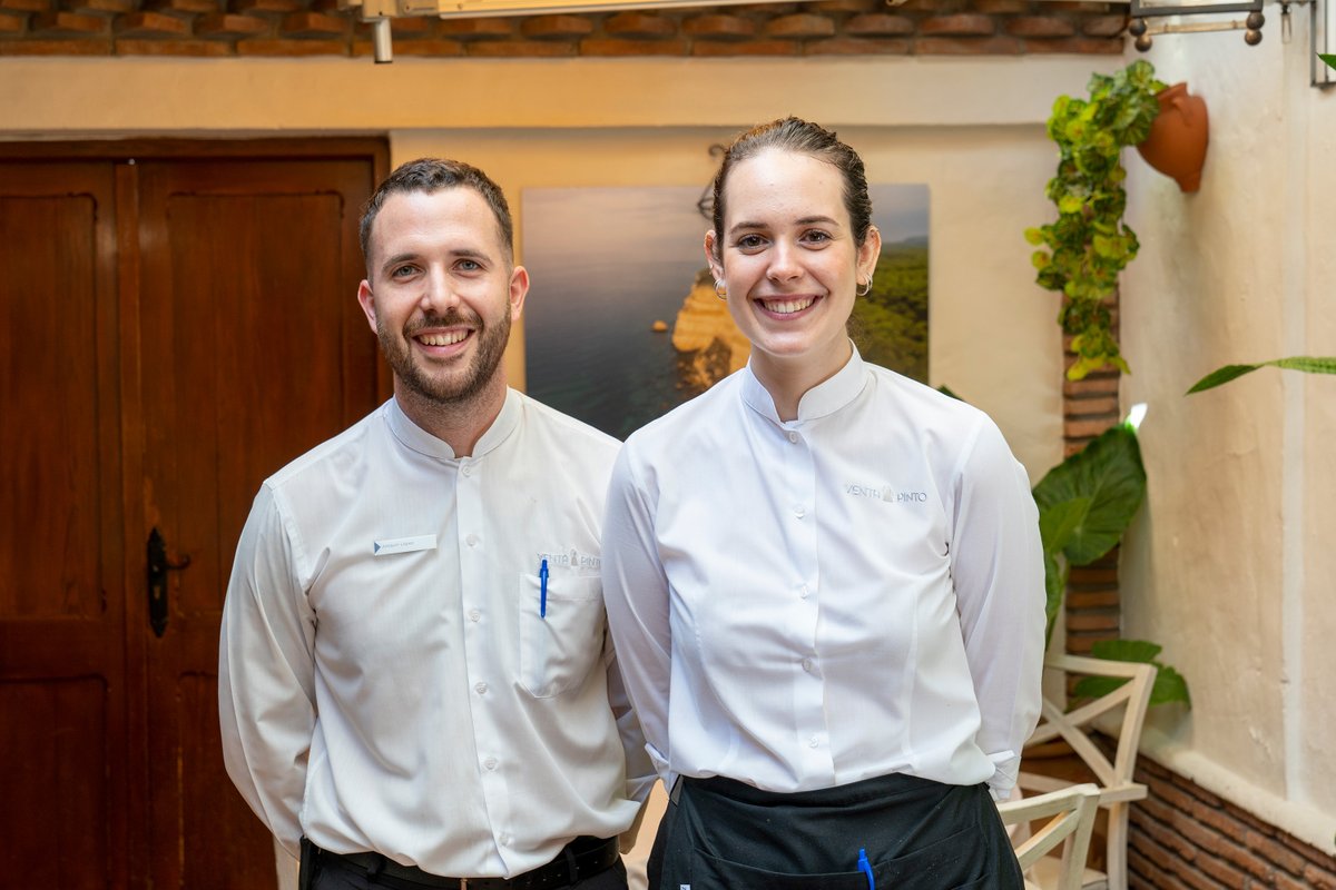 VentaPinto's tweet photo. Tenemos un secreto para que nos guste tanto nuestro trabajo: ofrecer siempre nuestra mejor sonrisa! ¡Te esperamos! 🤗
·
#ventapinto #yocomolomo #vejerdelafrontera #bocatadelomoenmanteca #desayunosmolones #lomoenmanteca #cadiz #cocinademercado https://t.co/Urmqsex0UE
