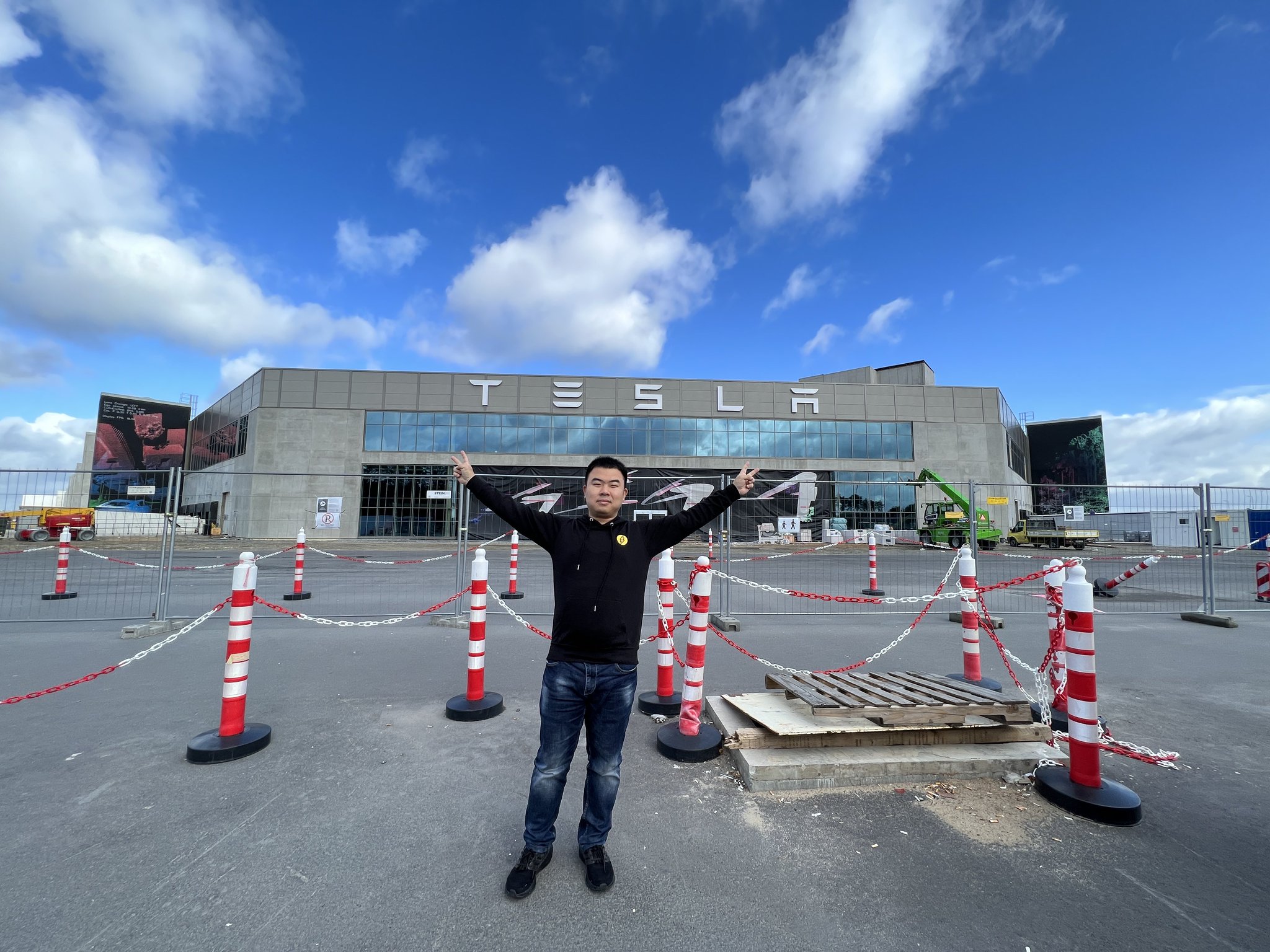 Yan Chang on Twitter "I made it to Giga berlin! I the