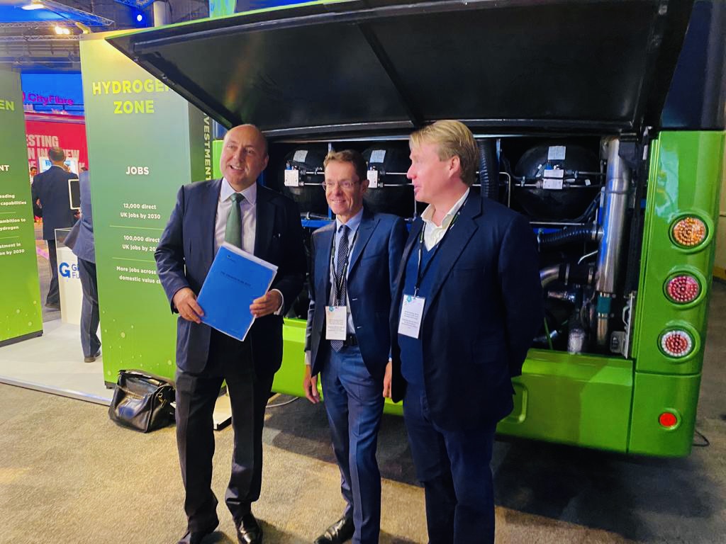 Wright_bus's tweet photo. Our Executive Director Jo Bamford in The Hydrogen Zone @Conservatives #CPC22 Conference with @andy4wm and @griffitha, taking a look at the @Wright_bus #Hydroliner @hydrogenshow Bus, alongside other UK Pioneers of #hydrogen technology

#wrightbus #ConservativePartyConference2022 https://t.co/8w3SwJFona