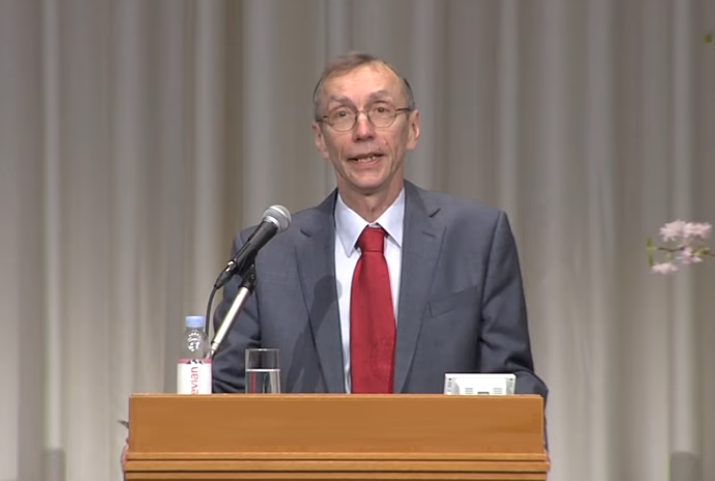 momentosera's tweet photo. #NobelMedicina 2022 a Svante #Paabo. Premio assegnato per le sue scoperte sul genoma degli ominidi. L’Accademia di Stoccolma: «Ha istituito una disciplina scientifica completamente nuova, la paleogenomica» https://t.co/EjajefD8Fi https://t.co/dPnMS7Gx0g