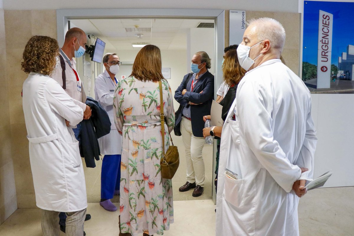 HospitalLaFe's tweet photo. 🏥🥼El S. de Urgencias de @HospitalLaFe ha recibido la visita de parte del equipo directivo de @HUnivValdecilla. Los profesionales de @HUnivValdecilla han mostrado especial interés por el funcionamiento y organización de nuestros circuitos de Triaje y Boxes de Asistencia. https://t.co/AOhX1jvKSD