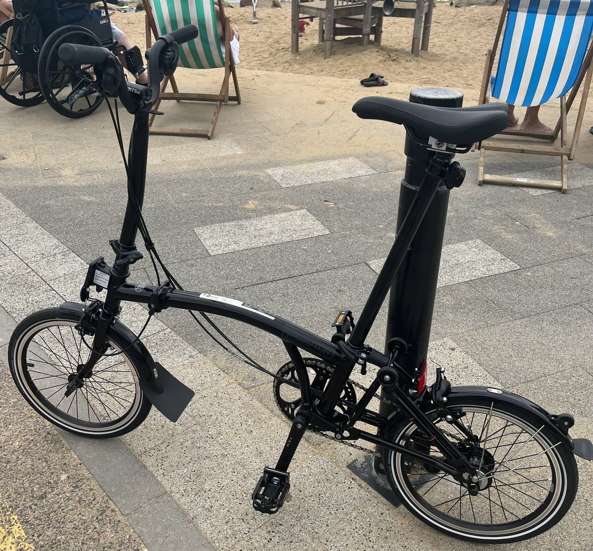 *PLEASE SHARE* My black Brompton C-type was stolen from me by masked thieves as I cycled to work near Holloway Road this morning, at 04:40. Please let me know if you see it for sale anywhere! @StolenRide @StolenBikes_UK @StolenBikeFeed #stolenbike #stolenbikelondon #brompton