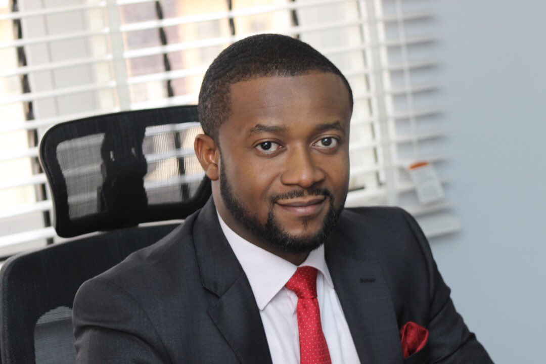 Rescuemission25's tweet photo. If cuteness with brain was a person, he would be called @OfficialAhmedB The real definition of #freshIDEAS. We are proud to flaunt our Vice Presidential Candidate as our MCM 😊☺️. If e easy make dem flaunt their VP 😂
Leadership role is for the strong and healthy 💪🏾 #dk23 https://t.co/xtCrQMks2G