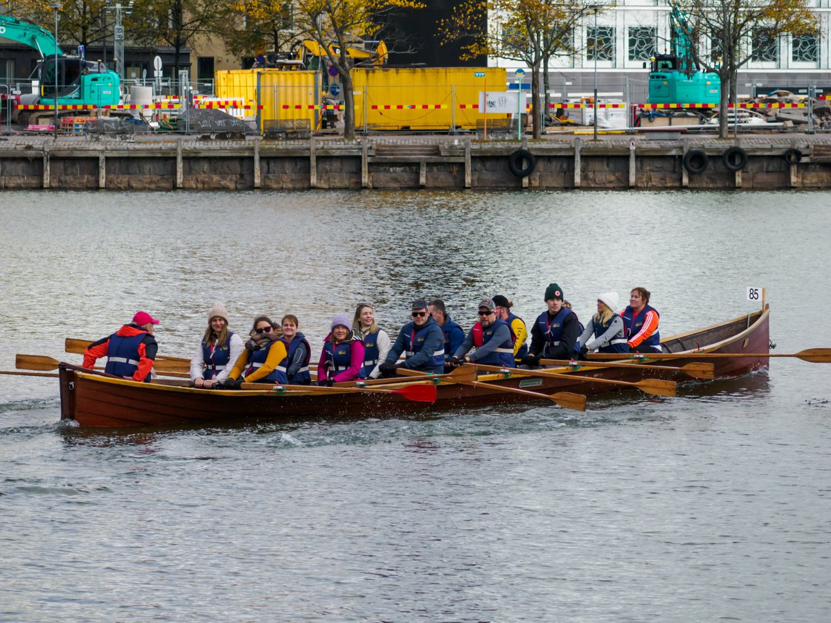 Osallistuimme eilen sekä yrityssponsorin että soutajien roolissa Rotareiden järjestämään #Silakkasoutu'un Itämeren hyväksi!
Silakkasoudussa kerätyillä varoilla tuetaan tutkimusalus Arandalta suoritettavia tutkimussukelluksia ja hylkyjen kartoituksia.

📷: Peter Forsgård