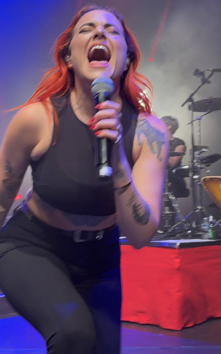 StreekyG's tweet photo. The fabulous @scarlettwilde for @kimwilde #greatesthitstour at #stdavidshallcardiff back on 22nd #kimwilde #scarlettwilde @Wildericky https://t.co/OVo8H23x0w