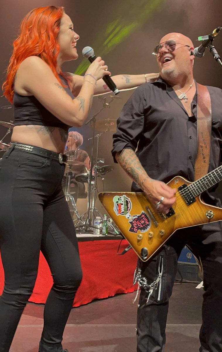 StreekyG's tweet photo. The fabulous @scarlettwilde for @kimwilde #greatesthitstour at #stdavidshallcardiff back on 22nd #kimwilde #scarlettwilde @Wildericky https://t.co/OVo8H23x0w