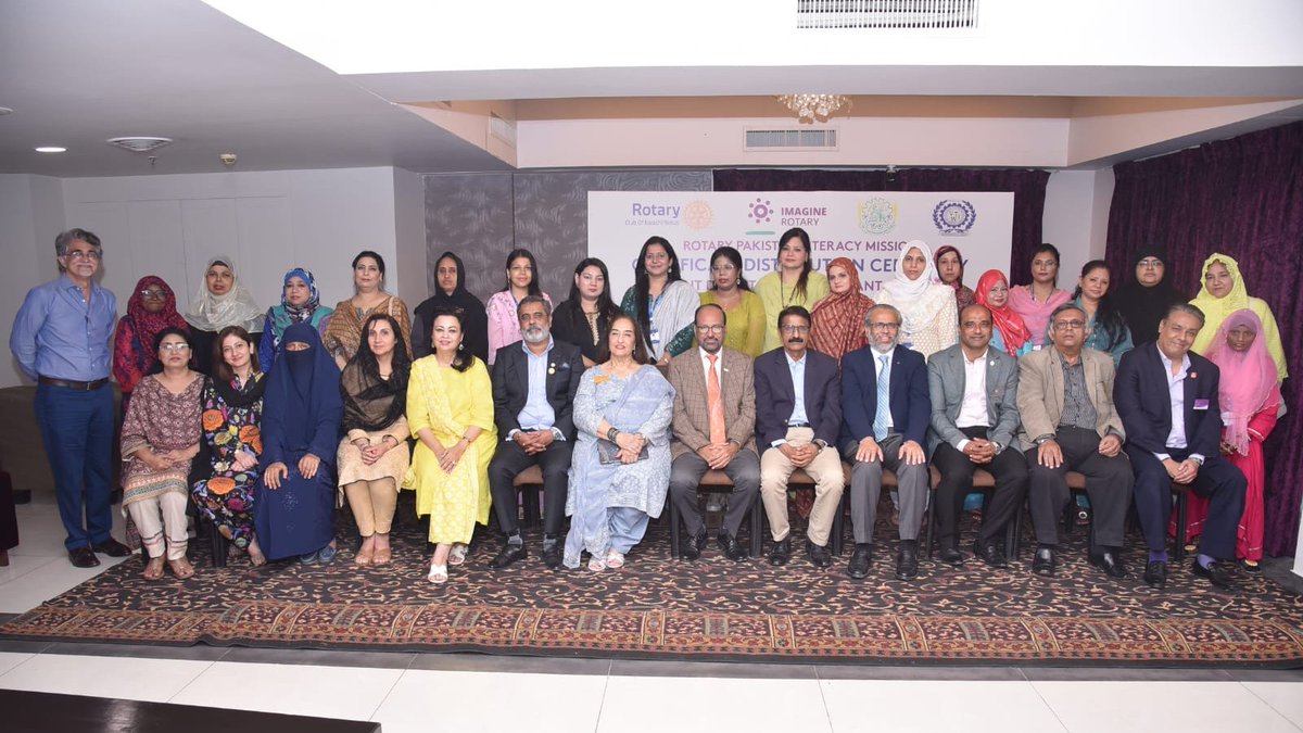 VBufferzone's tweet photo. Certificate Distribution Ceremony of Front Desk I.T Office Assistant Course for single mothers and dependent women Organize By Rotary Club Karachi Nexus on Friday, September 30, 2022  and training was imparted  by the Vocational Training Institute for Women- Buffer Zone Karachi. https://t.co/jaTLwsteug
