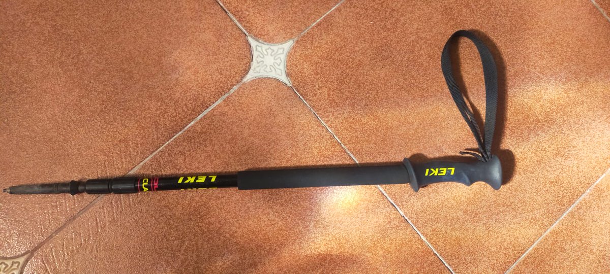 savefontcalent's tweet photo. Ayer durante la volta alguien dejo olvidado un palo de senderismo. Si alguien conoce a quien pertenece, q se ponga en contacto con nosotros vía redes sociales.
#voltapeu #fontcalent #alicante https://t.co/yyWz8CGPm3