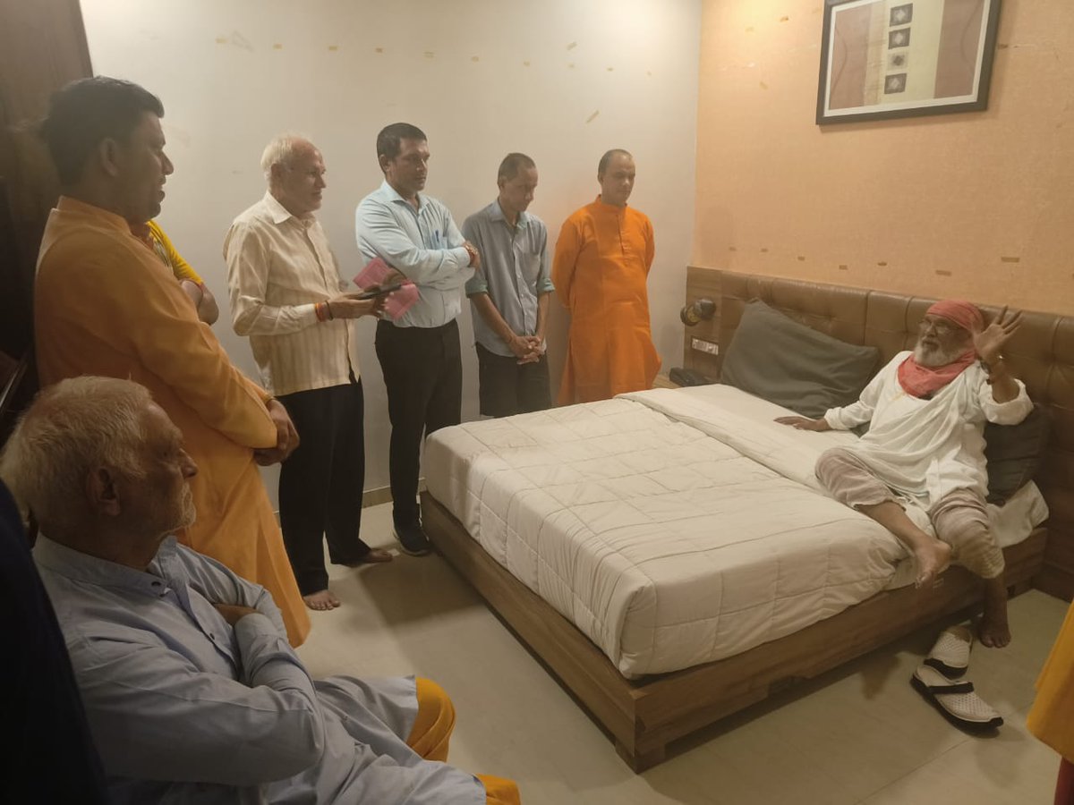 AnilPJoshi's tweet photo. साइकिल यात्रा विभिन्न स्थानों से होती हुई जन संवाद, बैठकों के माध्यम से सभी जन मानस की सहभागिता का सौभाग्य प्राप्त कर रही है। विक्रोली, मुंबई में जन संवाद के दौरान लोगों से चर्चा कर  इकॉनमी और इकोलॉजी को जोड़ने का एक प्रयास। 

#CycleYatra2022
#प्रगतिसेप्रकृतिपथयात्रा https://t.co/Hx0AwvcuKc