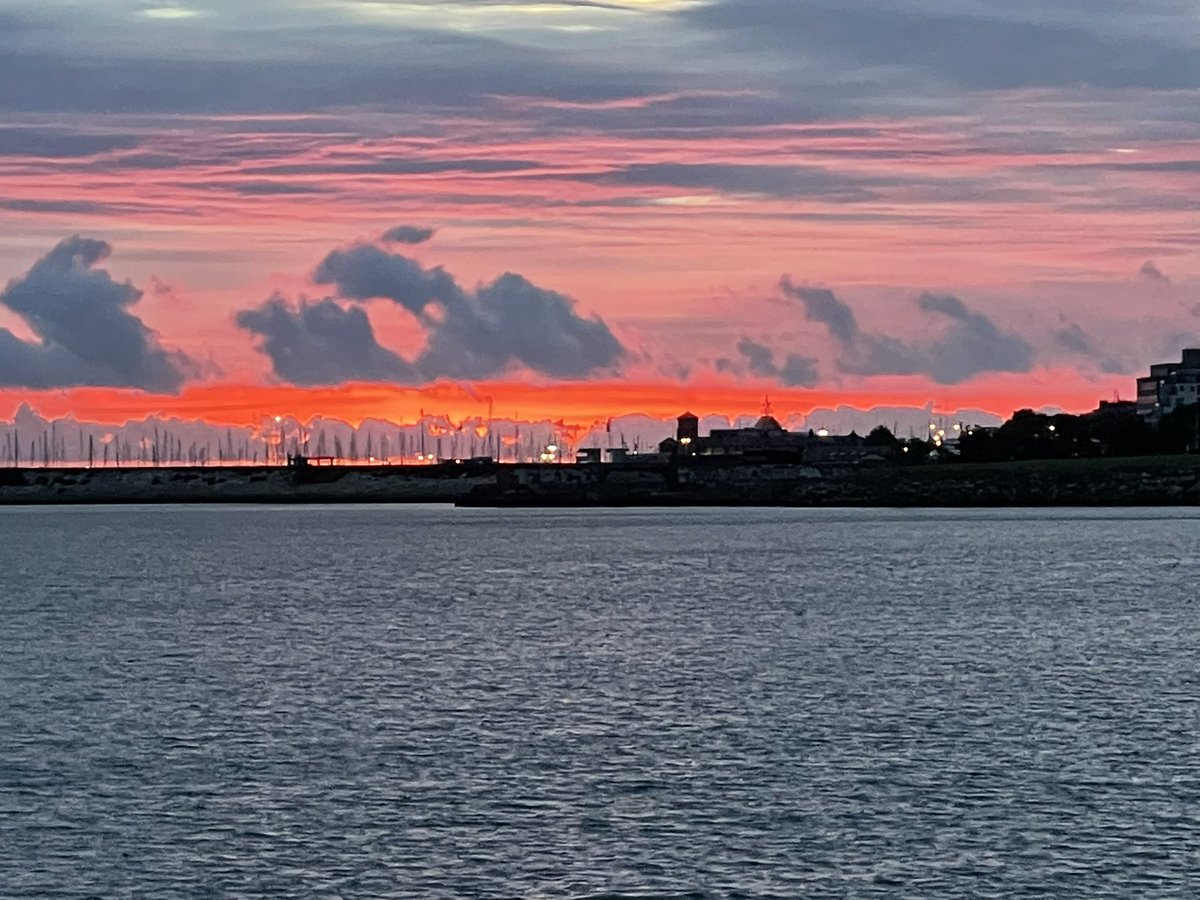 Wonderful coloured  sky this morning. Happy Monday. #Monkstown