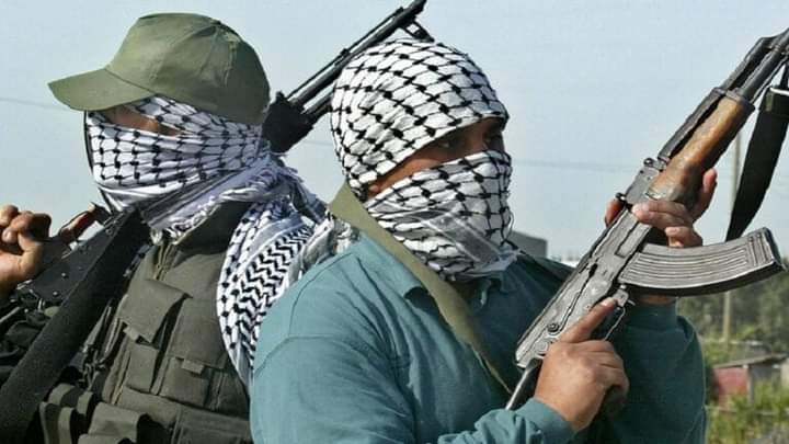 ThenewstrackC's tweet photo. https://t.co/3ofbdEoAk2

Gunmen Kidnap Traditional Ruler, Driver at Gunpoint https://t.co/MGTXJnVslO