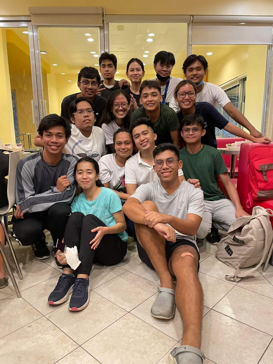Adecayingmatter's tweet photo. Congrats batch ๐โ๏ธ2๏ธโฃ Proud daddy of 15 ChEC members here๐. Salamat sa inyo dedication and commitment sa training. Looking forward to more memories with you guysโค.
#ChECmarked https://t.co/5VYRmFUj85