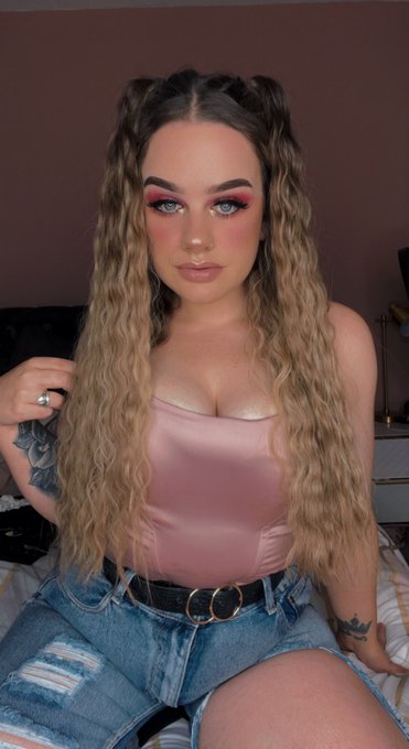 THANK YOU SO MUCH FOR 5k 🥺✨ https://t.co/B6CLyYXRfT<a href="/tag/sluttysaturday"class="tags"><span>#sluttysaturday</span></a>