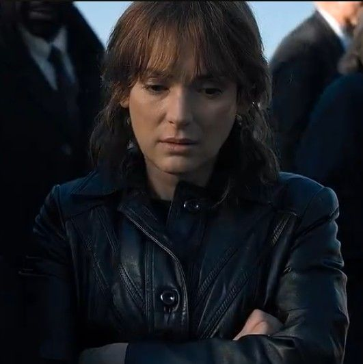 saerotobi_c's tweet photo. winona ryder in a leather jacket x david harbour in a blue flannel

yes, yes, and fuck yes https://t.co/ymoxXWeexR