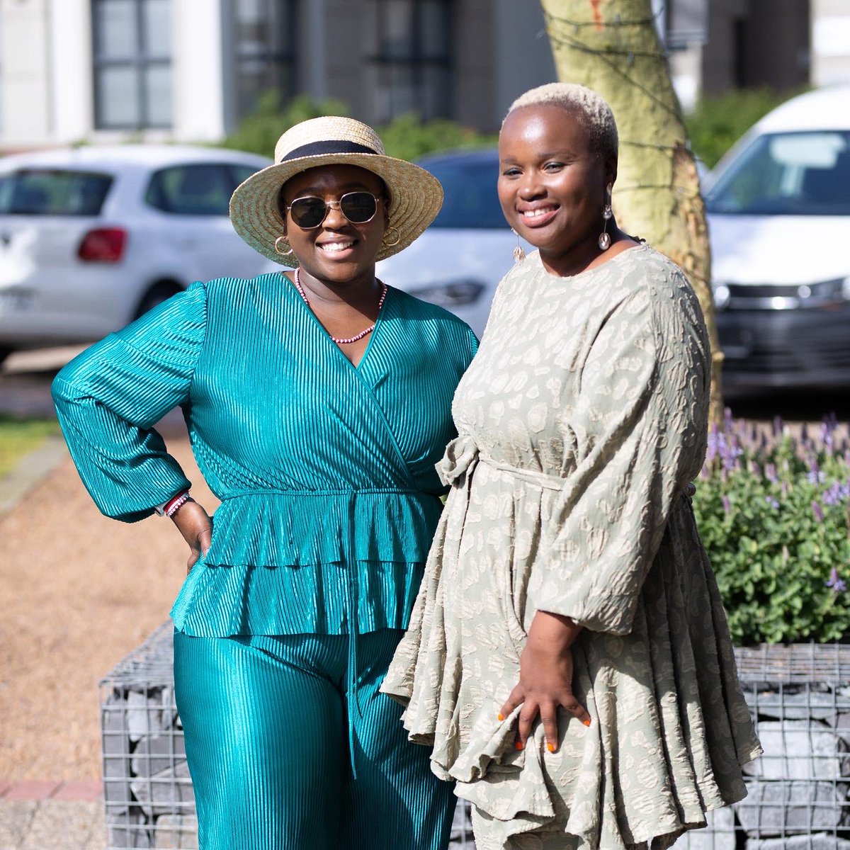 asanabeautycpt's tweet photo. Thank you to everyone one that celebrated with you us in person and online and made the #ASANALaunch a success. 

📸: @loyiso_mali 
📍: @numbernineteenvenue 
🎈: @planned_gifts 

🍷 Thank you @bloomingwarrior.za for the beautiful wine and 
🥂 @aperolspritzsa for the Prosecco https://t.co/CBRbMnavnn