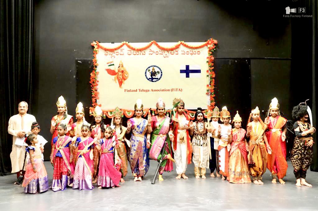 Festivity continues! Ambassador @raveesh_kumar joined the vibrant Telugu community in Finland to celebrate Bathukamma and Dussehra festival organised by Finland Telugu Association in Helsinki.