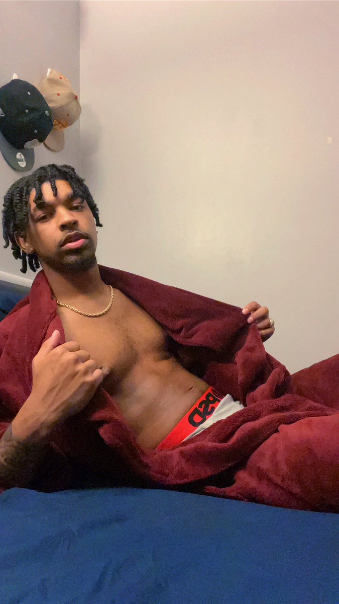 KxngAj21's tweet photo. Just bought my first robe💫🔥 (Like + Retweet✨) https://t.co/ZZhHEMHHDh